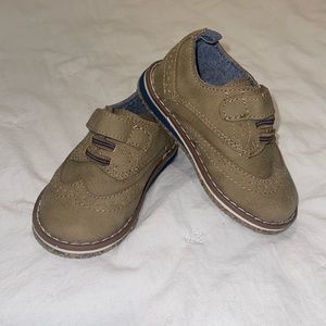 Size 5 toddler dress shoes.